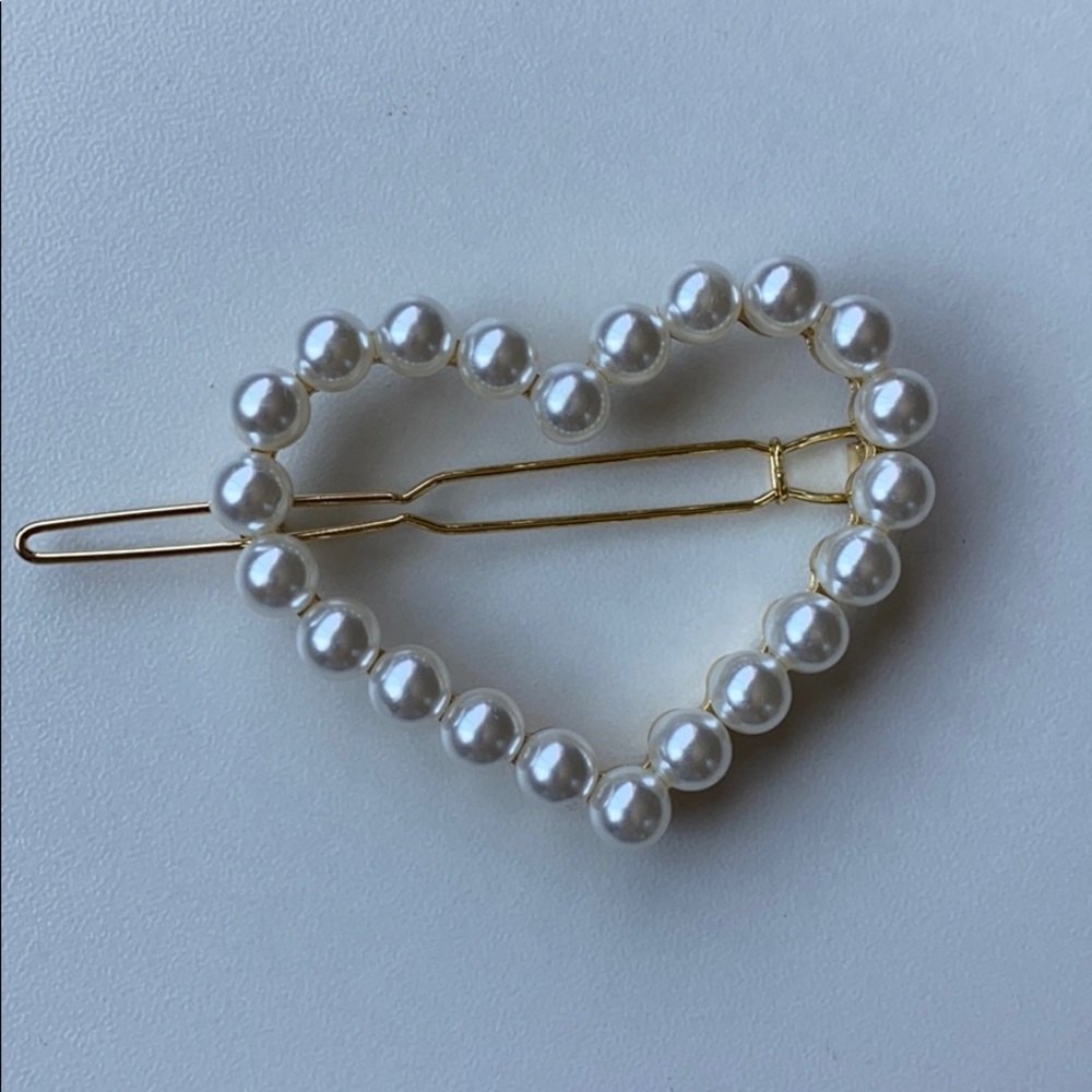 HRH collection crystal club heart hair clip